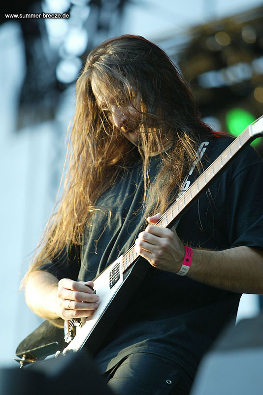 Bild eines Mitglieds der Band Primal Fear beim Live Auftritt auf dem Summer Breeze 2003.